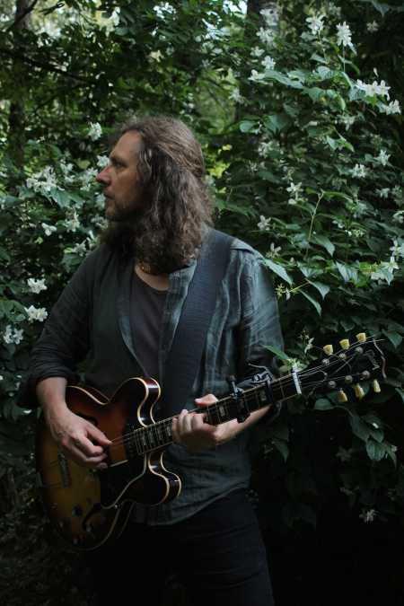 Raphael Rogiński presents Žaltys feat. Indrė Jurgelevičiūtė